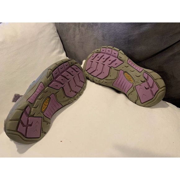 Girls Keen Waterproof Sandals. size 13 - Picture 2 of 5